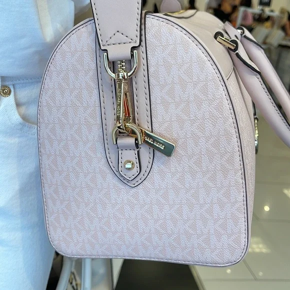 Michael Kors med Duffle Satchel Crossbody Bag Travel
Light Powder Blush 
NWT - Picture 15 of 16